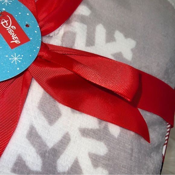 Disney Minnie Mouse Snowflakes Christmas Sherpa Backed Throw‎ - Picture 4 of 4